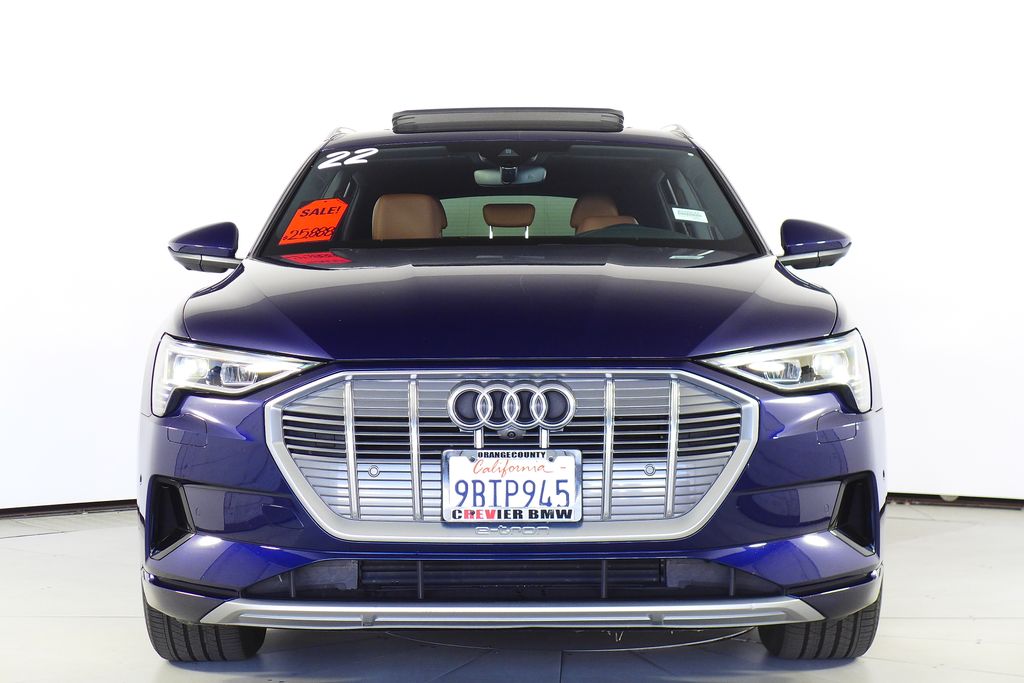 Thumbnail: 2022 Audi e-tron - 3