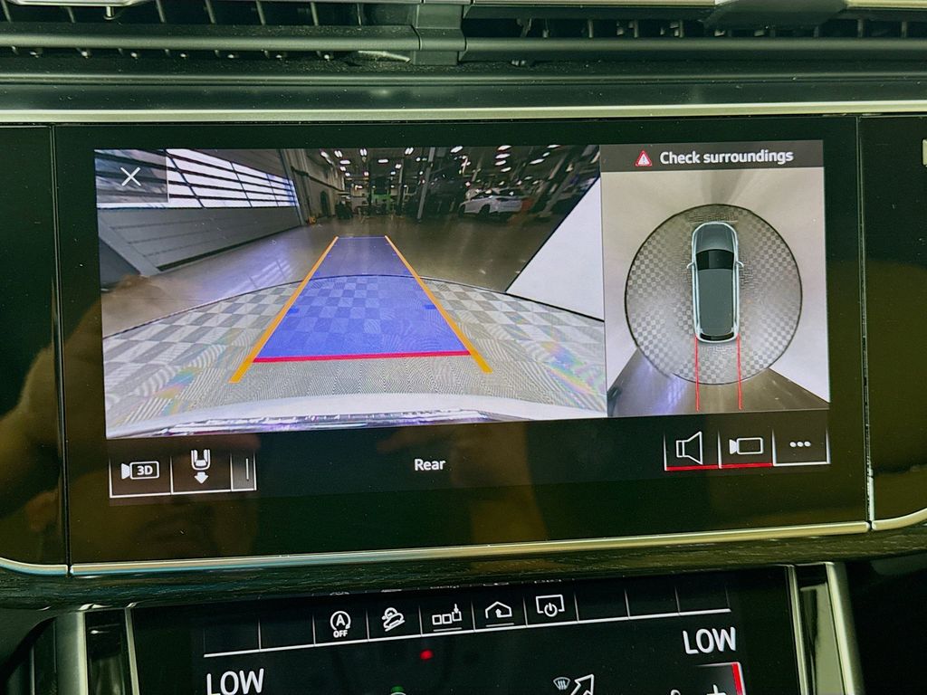 Thumbnail: 2020 Audi Q7 - 13
