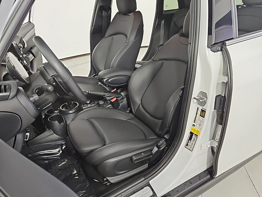 Thumbnail: 2023 MINI Cooper - 22