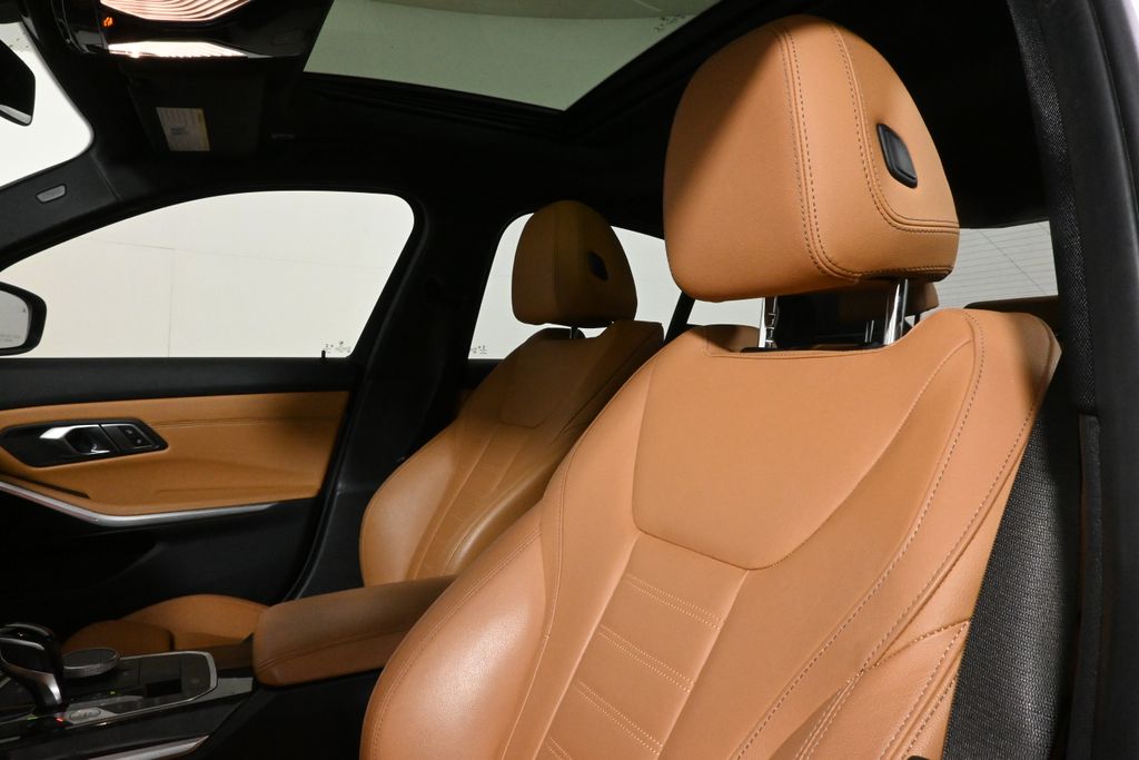 Thumbnail: 2019 BMW 3 Series - 4