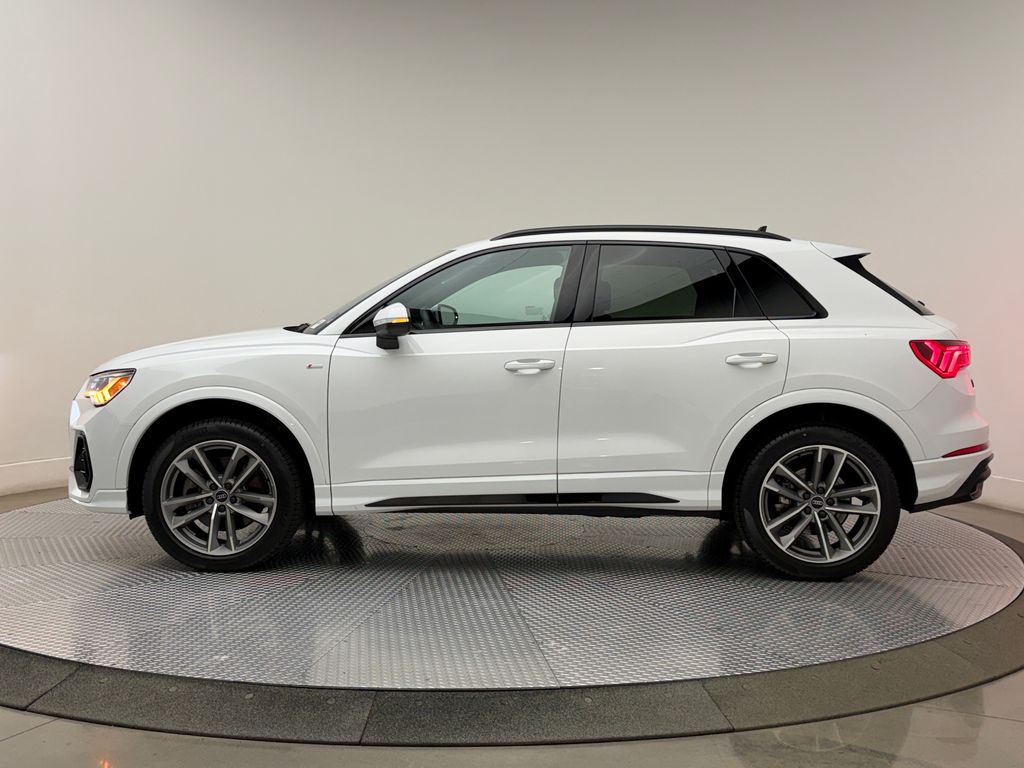 Thumbnail: 2024 Audi Q3 - 7