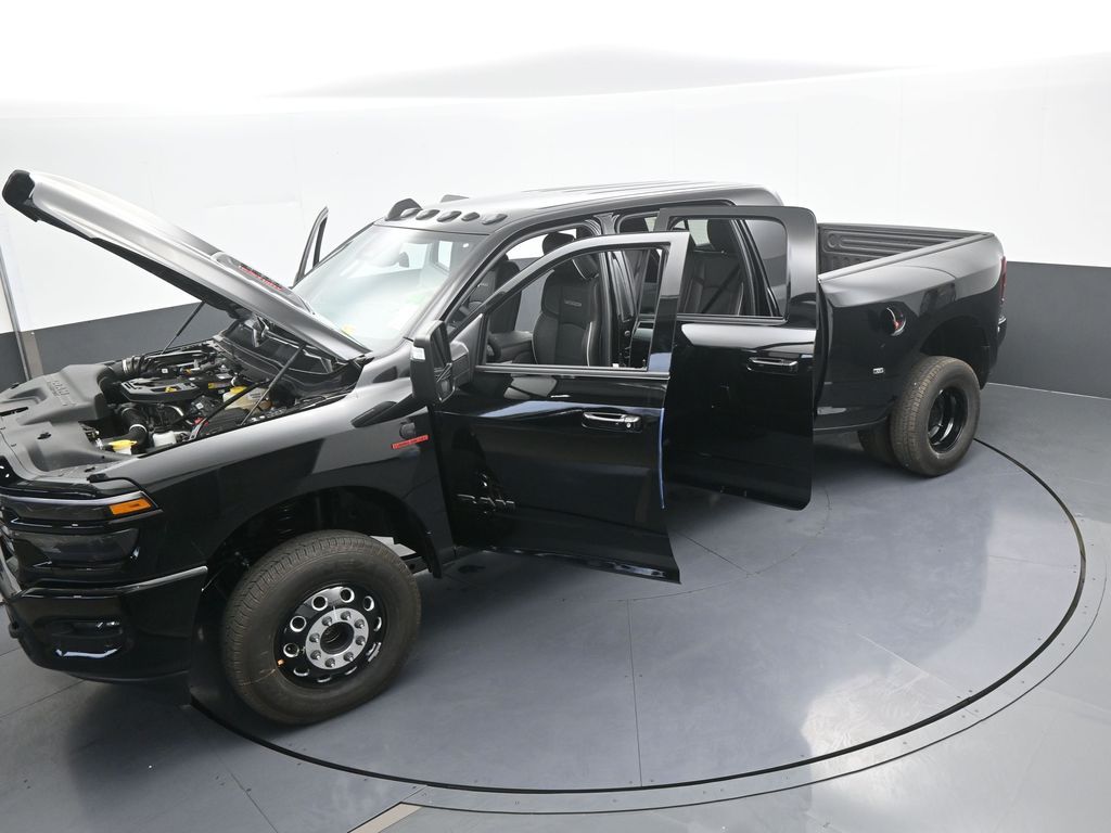 New 2026 Diamond Black Crystal Pearlcoat Ram Laramie image 64