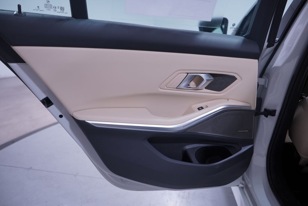 Thumbnail: 2025 BMW 3 Series - 15