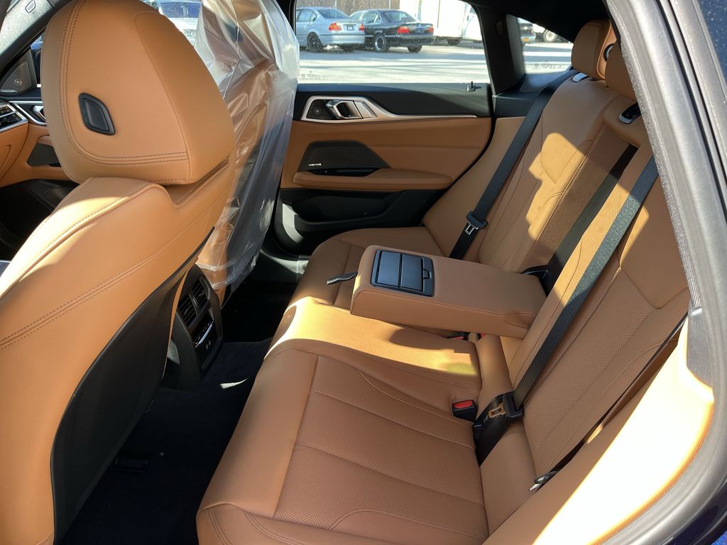 Thumbnail: 2026 BMW i4 - 23