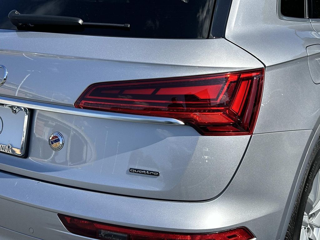 Thumbnail: 2023 Audi Q5 - 8