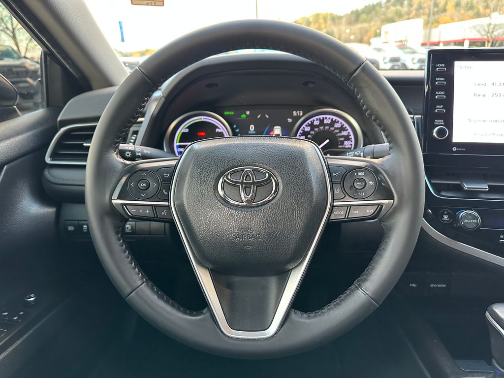 2022 Toyota Camry Hybrid XLE