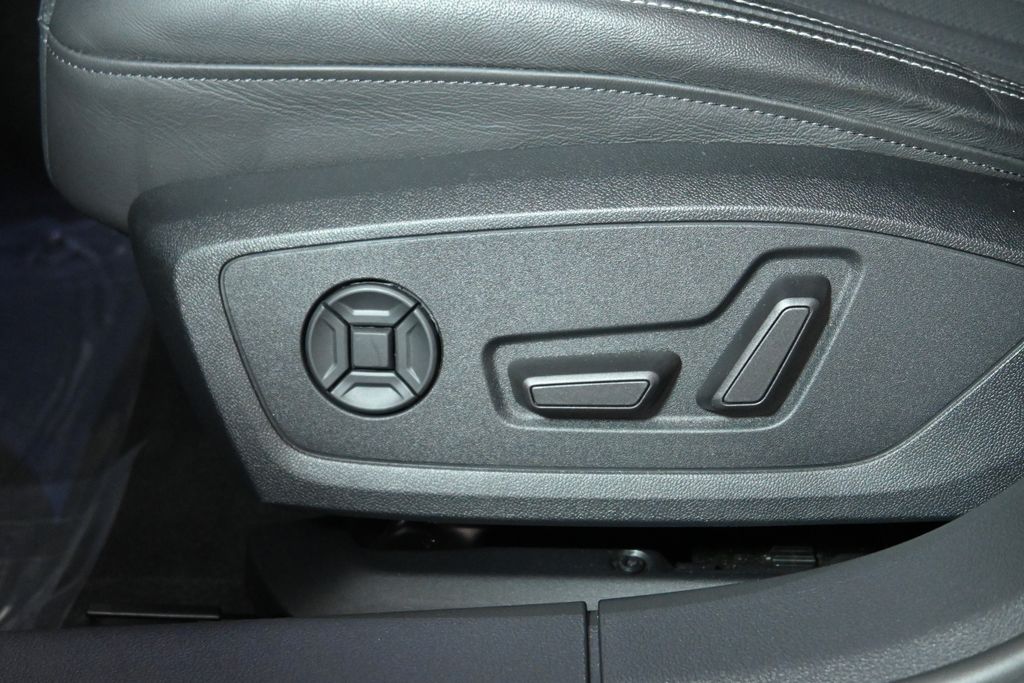 Thumbnail: 2023 Audi A6 - 32