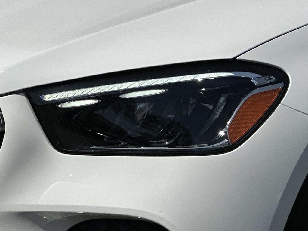 Thumbnail: 2025 Mercedes-Benz GLE - 3