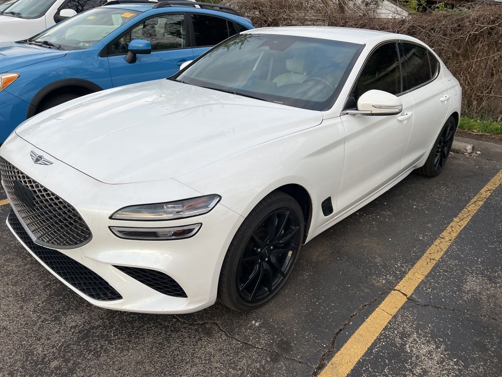 Uyuni White 2024 Genesis G70 2.5T Standard RWD Sedan Rear-Wheel Drive 8-Speed Automatic