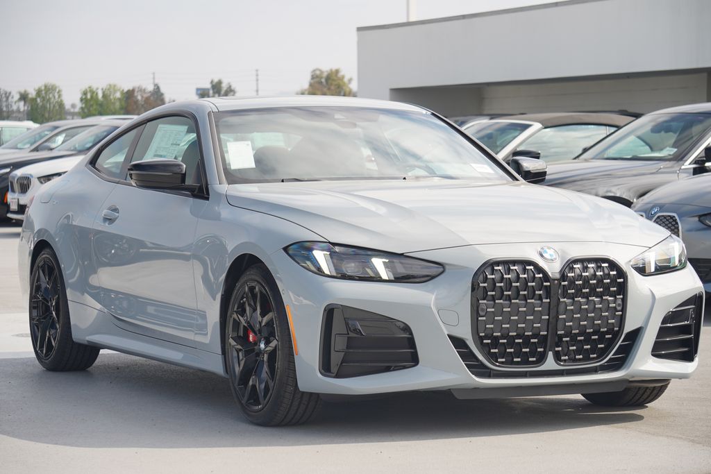 Thumbnail: 2025 BMW 4 Series - 3