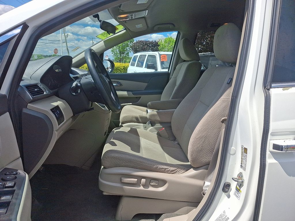 2016 Honda Odyssey EX 16