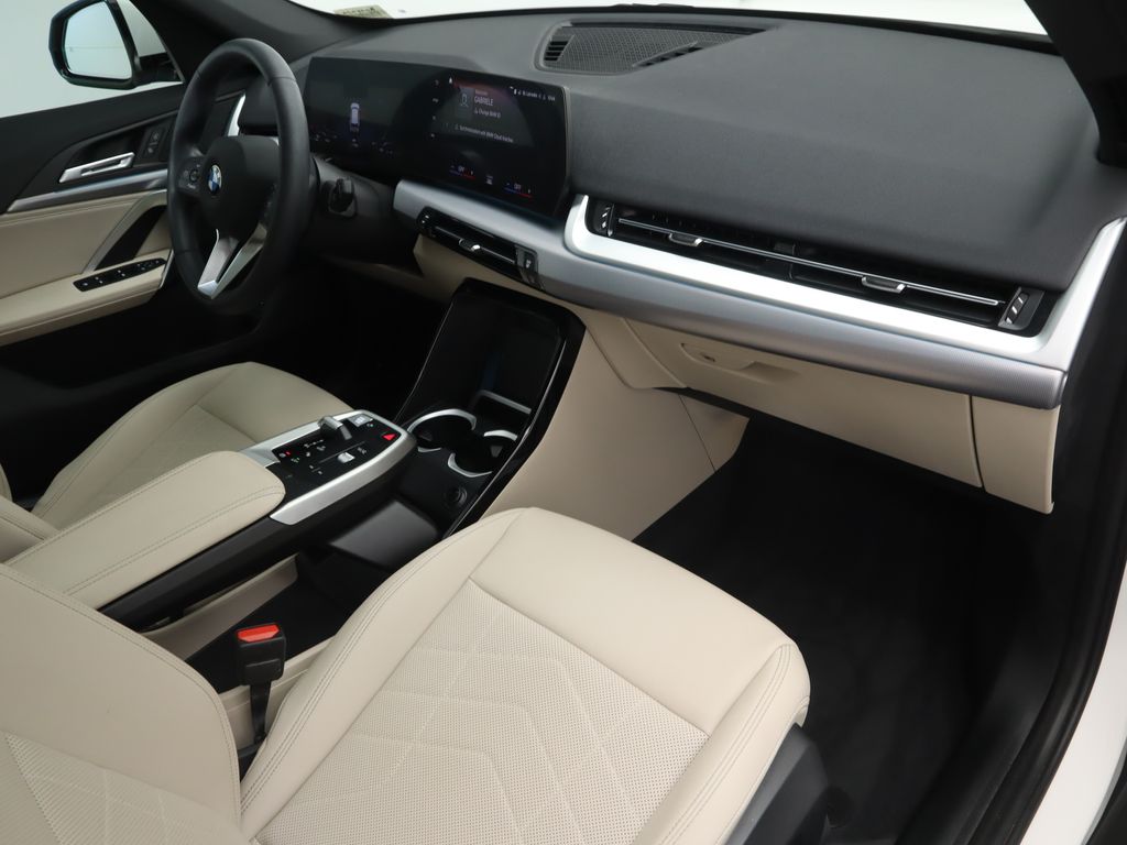 Thumbnail: 2023 BMW X1 - 18