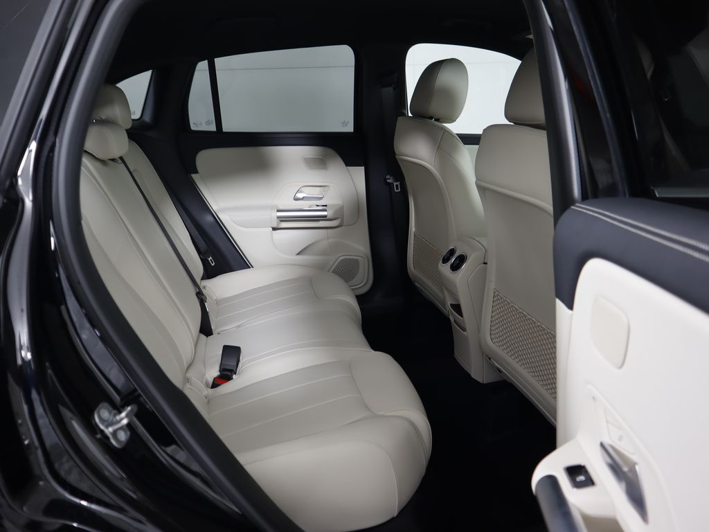 2025 Mercedes-Benz GLA 250 24