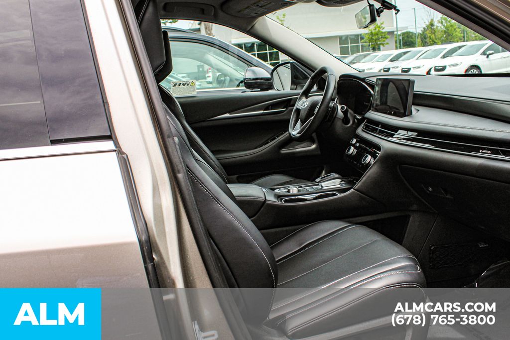 Used 2023 Silver INFINITI LUXE image 23