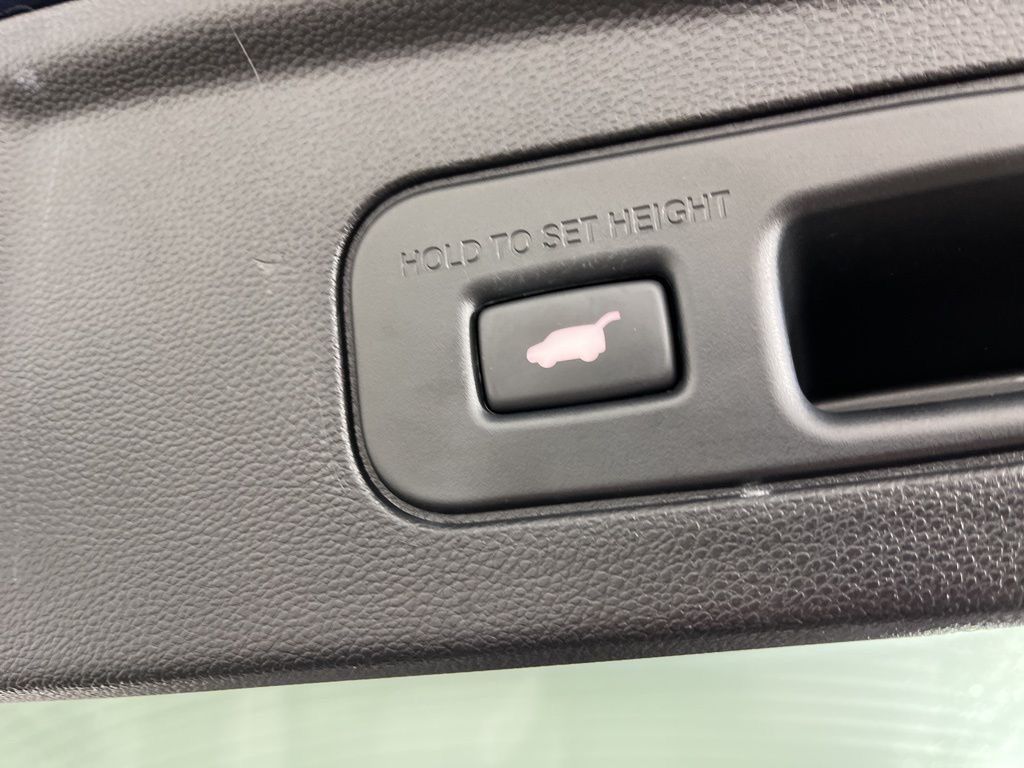 Thumbnail: 2023 Acura MDX - 10