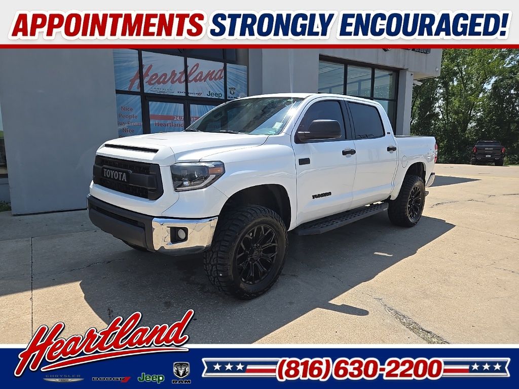 Super White 2017 Toyota Tundra Pickup Truck Four-Wheel Drive 6-Speed Automatic Overdrive
