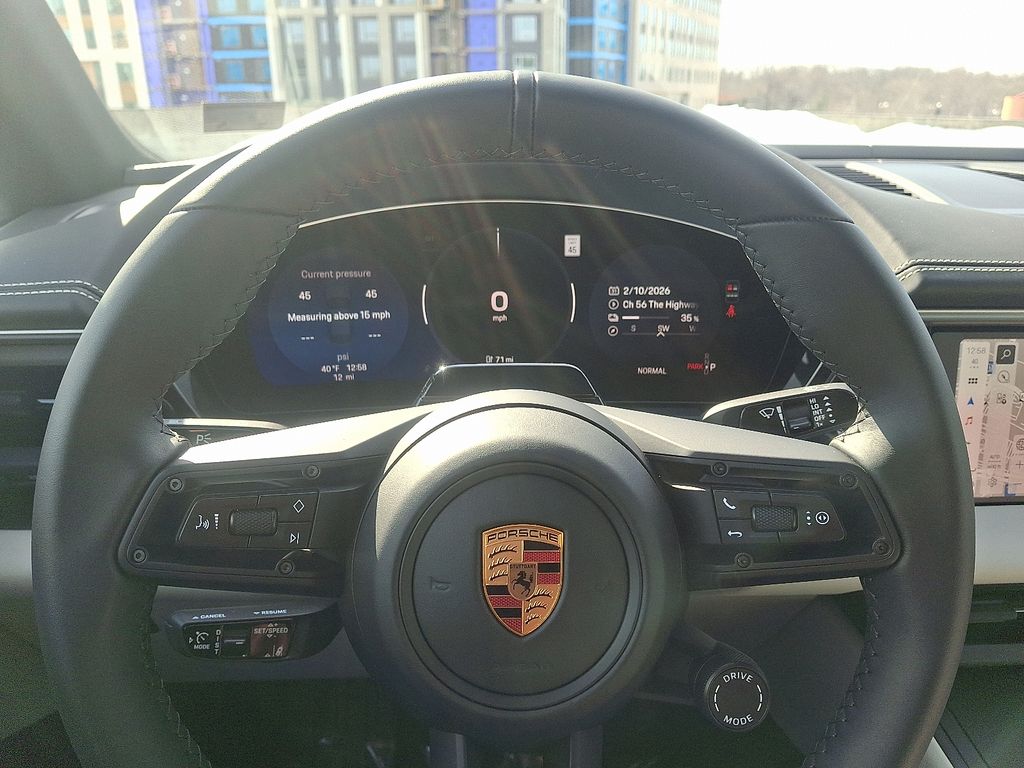 Thumbnail: 2026 Porsche Macan - 21