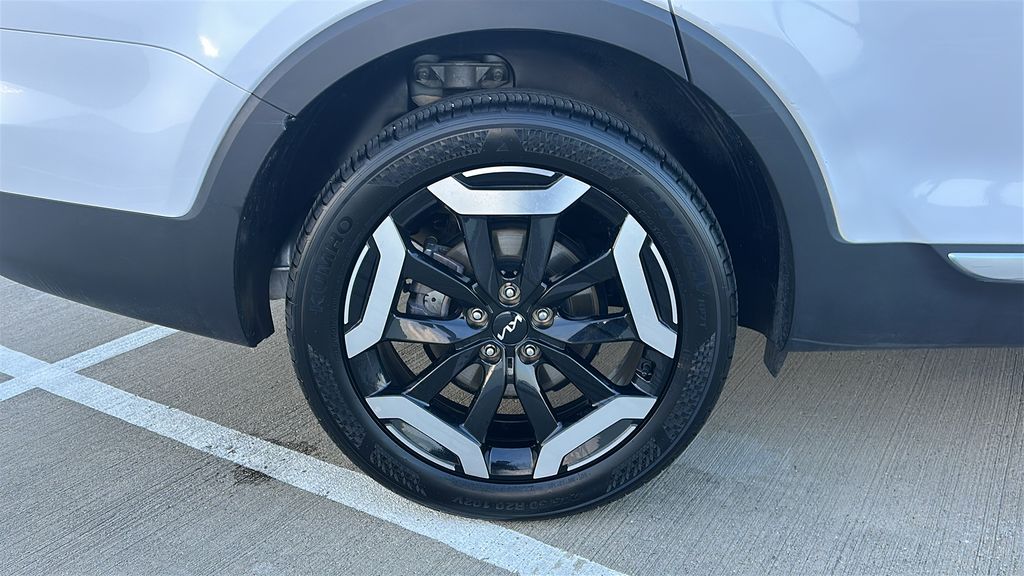 2025 Kia Telluride S White at Legacy Ford