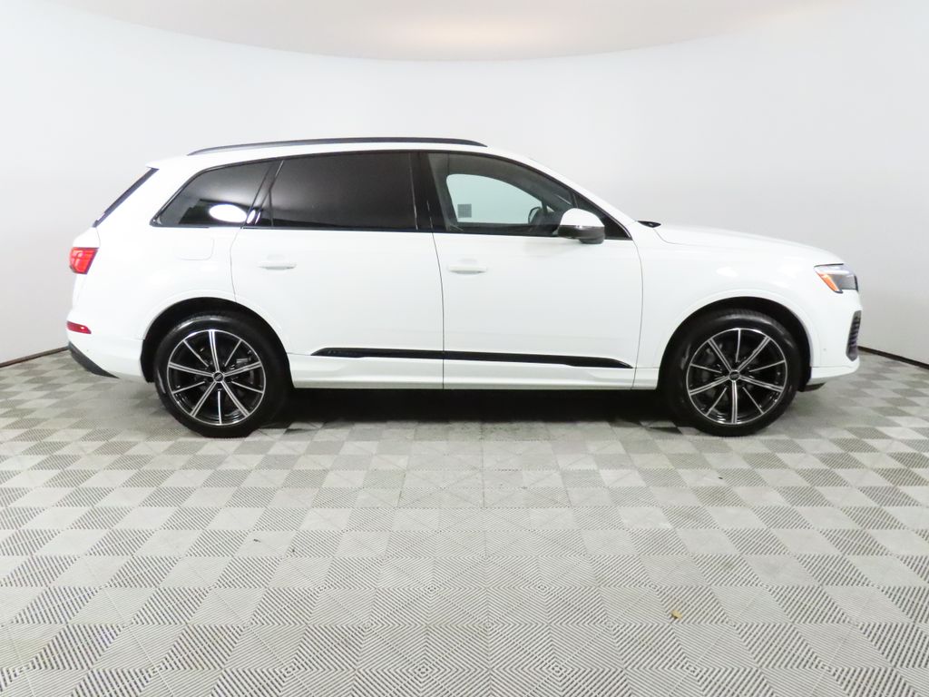 Thumbnail: 2026 Audi Q7 - 6