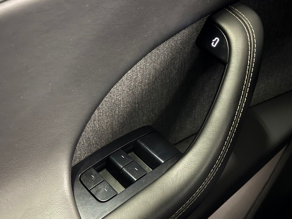 2022 Tesla Model X photo 12