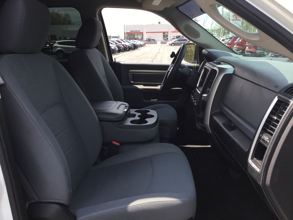 Thumbnail: 2019 RAM 1500 Classic - 9