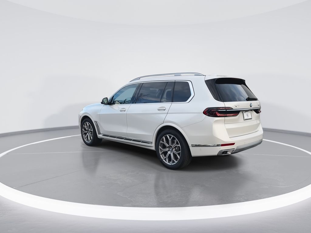 Thumbnail: 2026 BMW X7 - 6