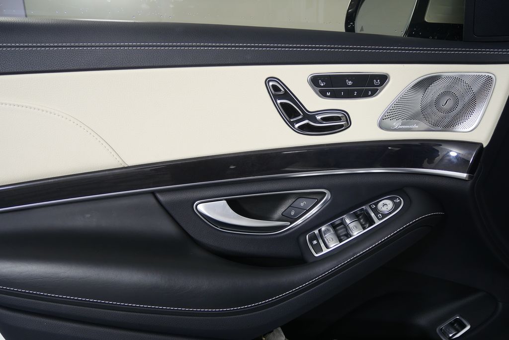Thumbnail: 2020 Mercedes-Benz S-Class - 8