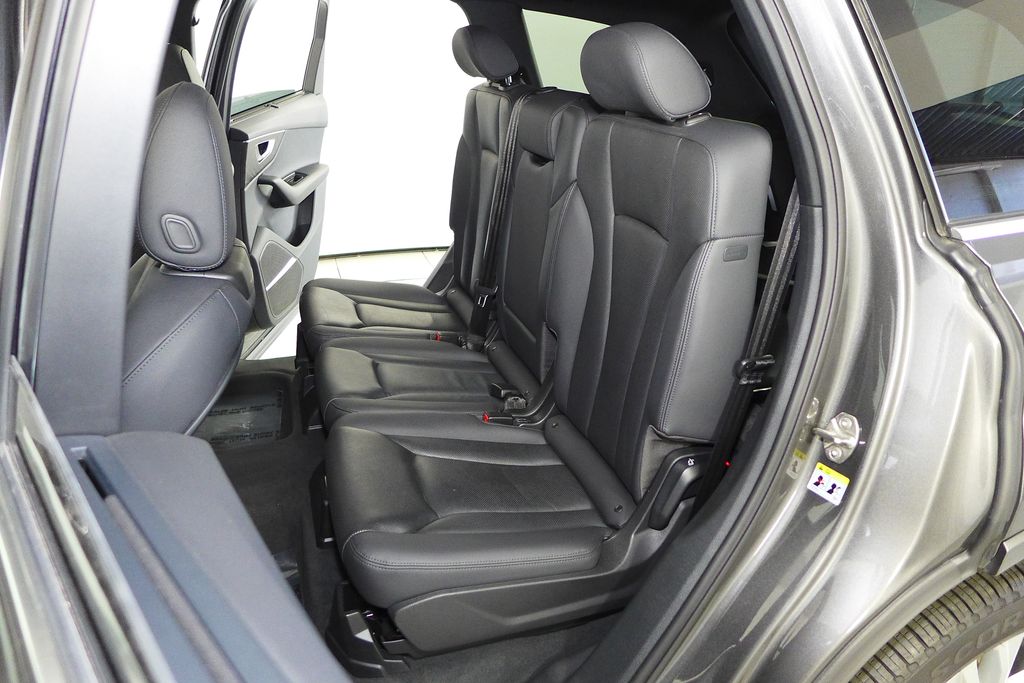 Thumbnail: 2022 Audi Q7 - 21