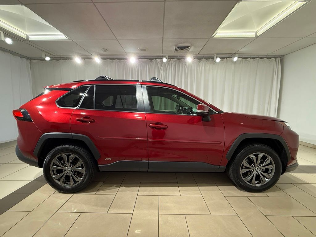 Thumbnail: 2022 Toyota RAV4 - 6