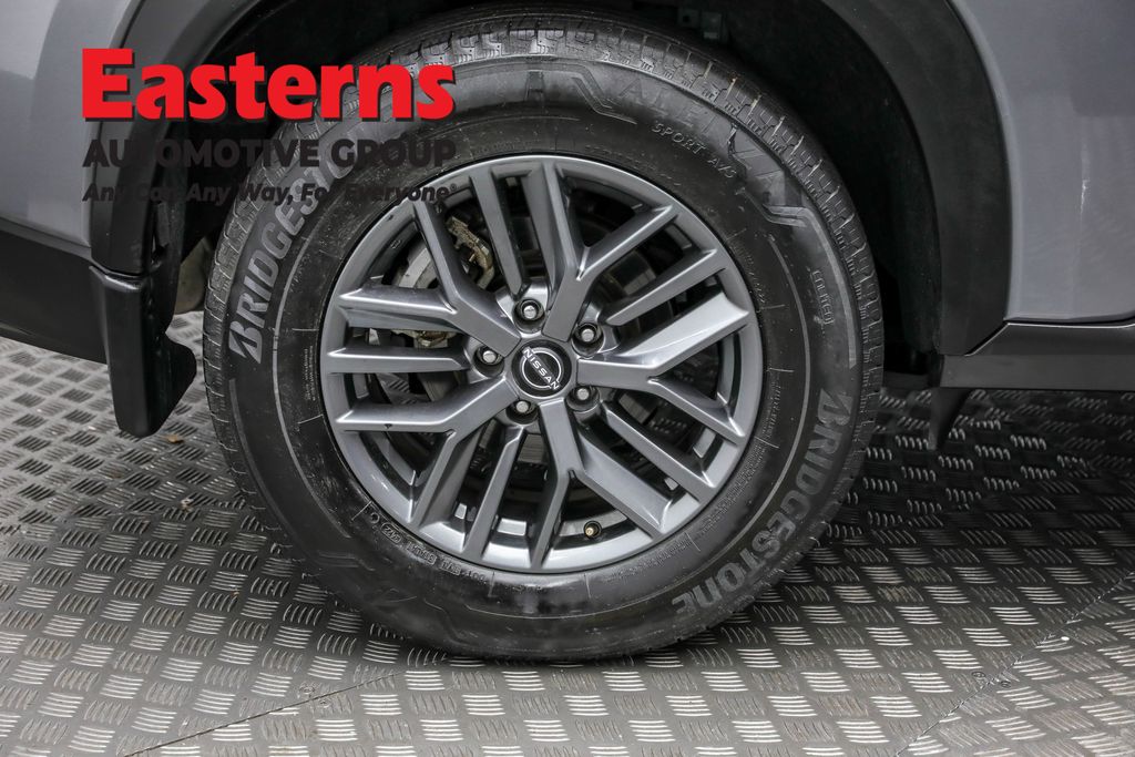 Used 2023 Gray Nissan S image 29