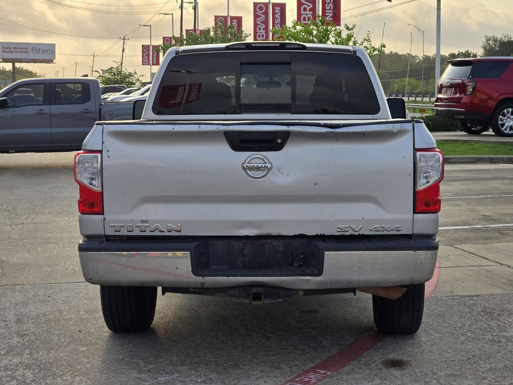 2018 Nissan Titan SV - 4