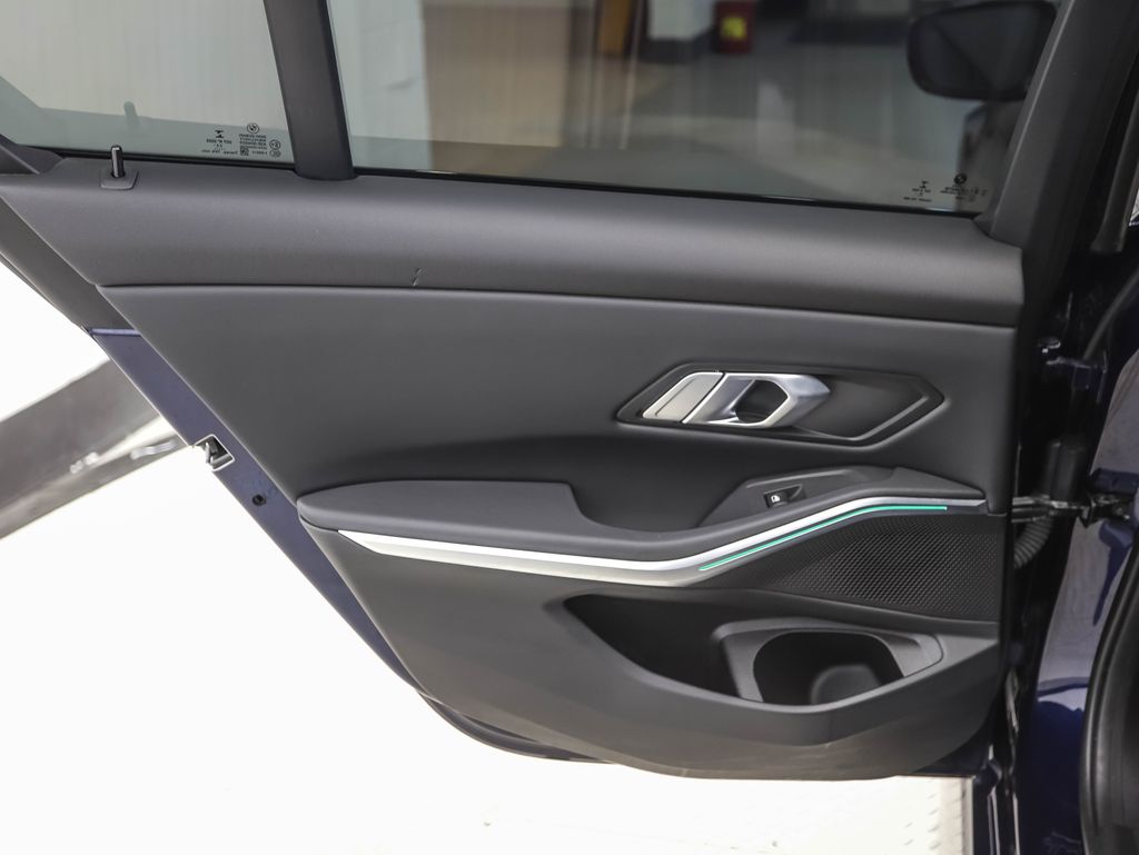 Thumbnail: 2023 BMW 3 Series - 19