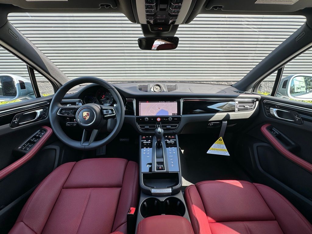 Thumbnail: 2026 Porsche Macan - 6