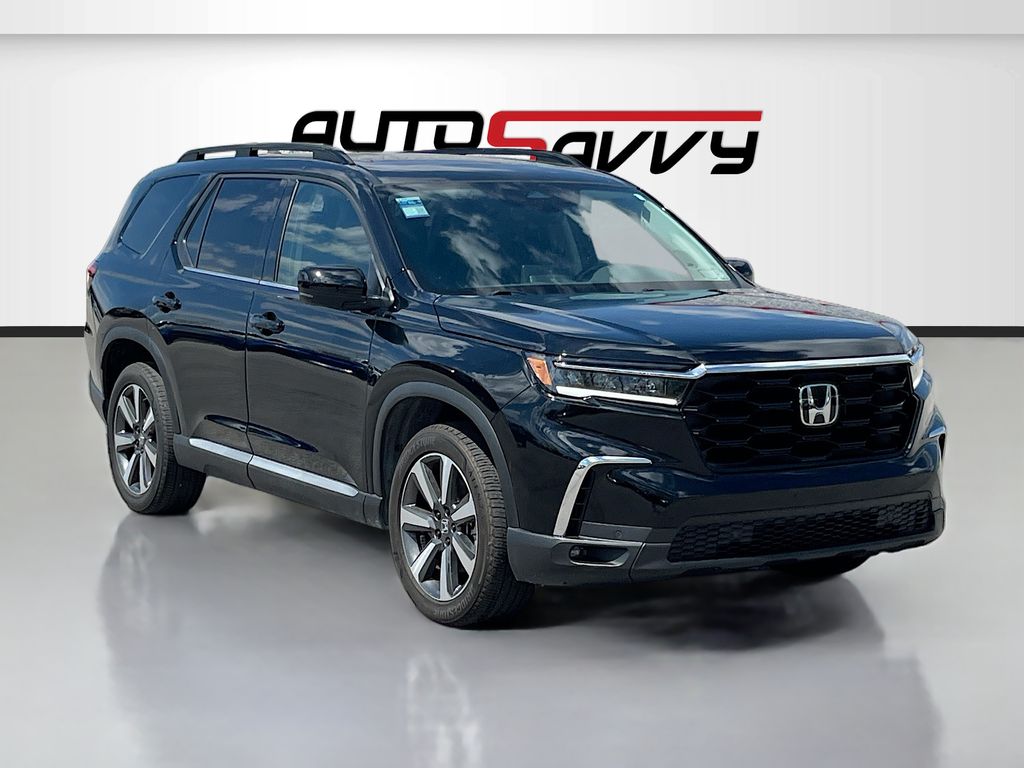 2025 Honda Pilot Touring AWD's photo