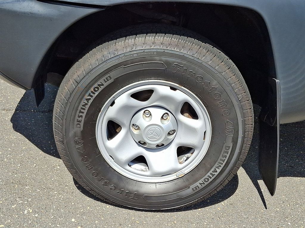 Thumbnail: 2014 Toyota Tacoma - 8