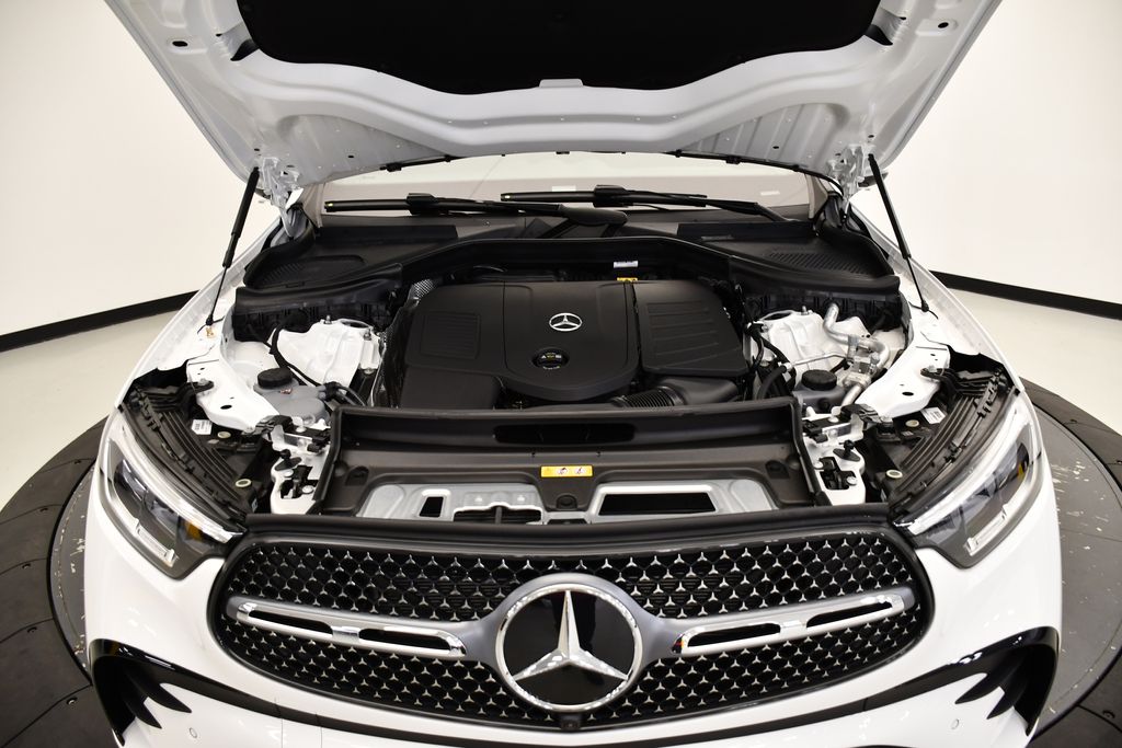 2025 Mercedes-Benz GLC 300 12