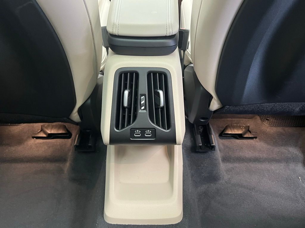 Thumbnail: 2025 BMW X1 - 9