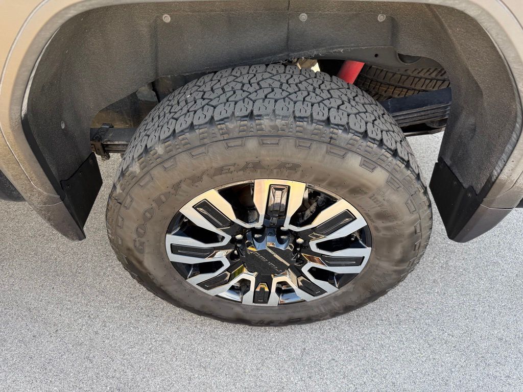 Thumbnail: 2025 GMC Sierra 2500 - 22
