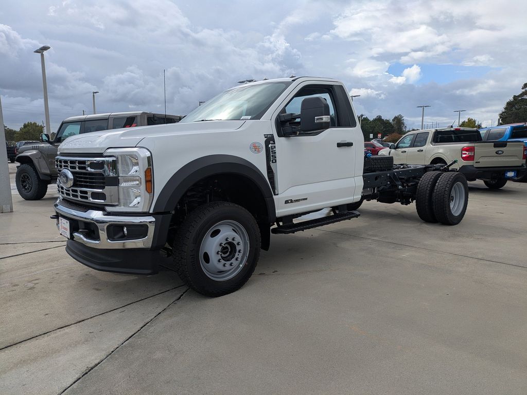 2025 Ford F-550 Chassis XL