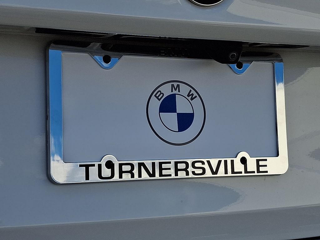 Thumbnail: 2023 BMW 5 Series - 31