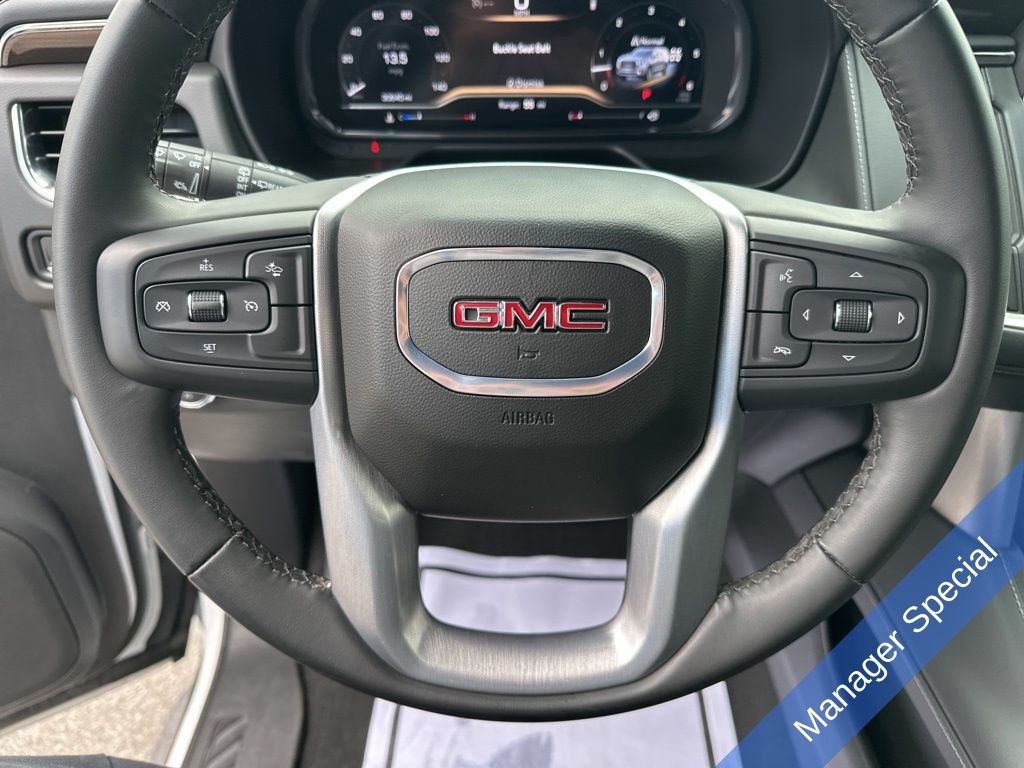 2024 GMC Yukon SLE photo