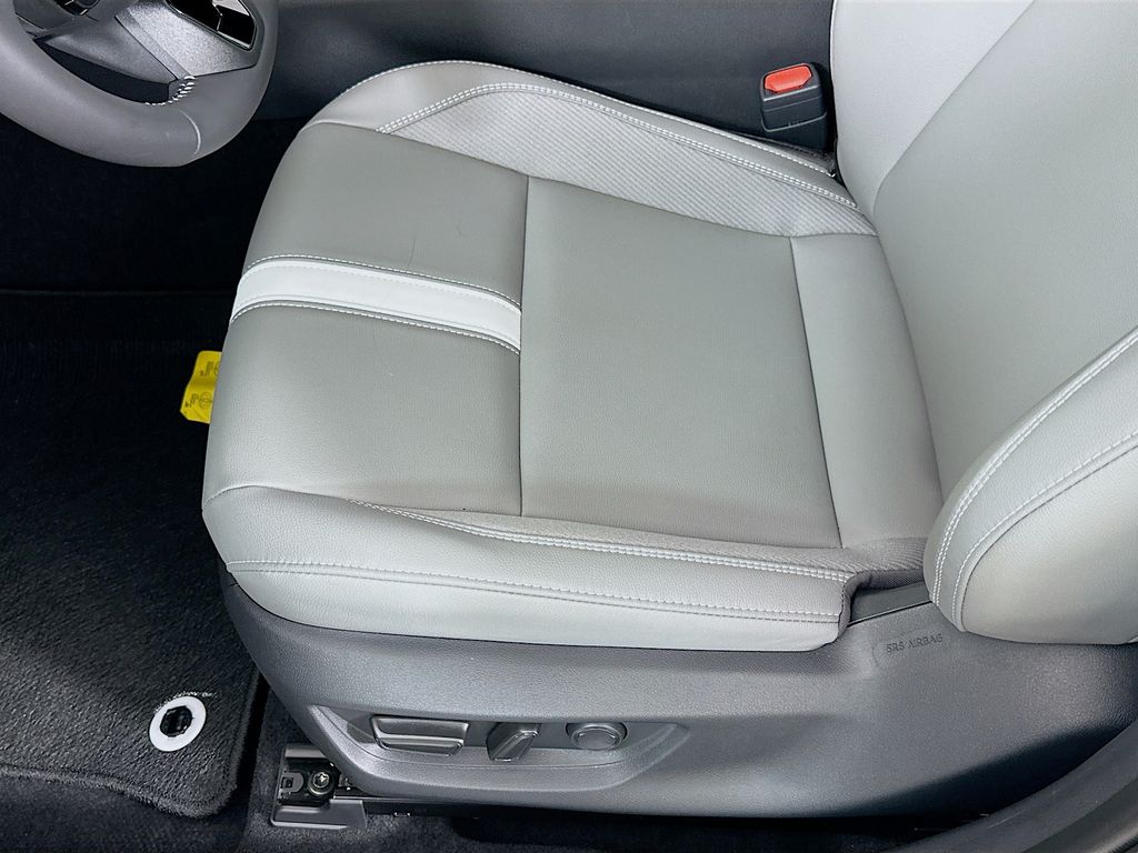 Thumbnail: 2025 Toyota Camry - 20