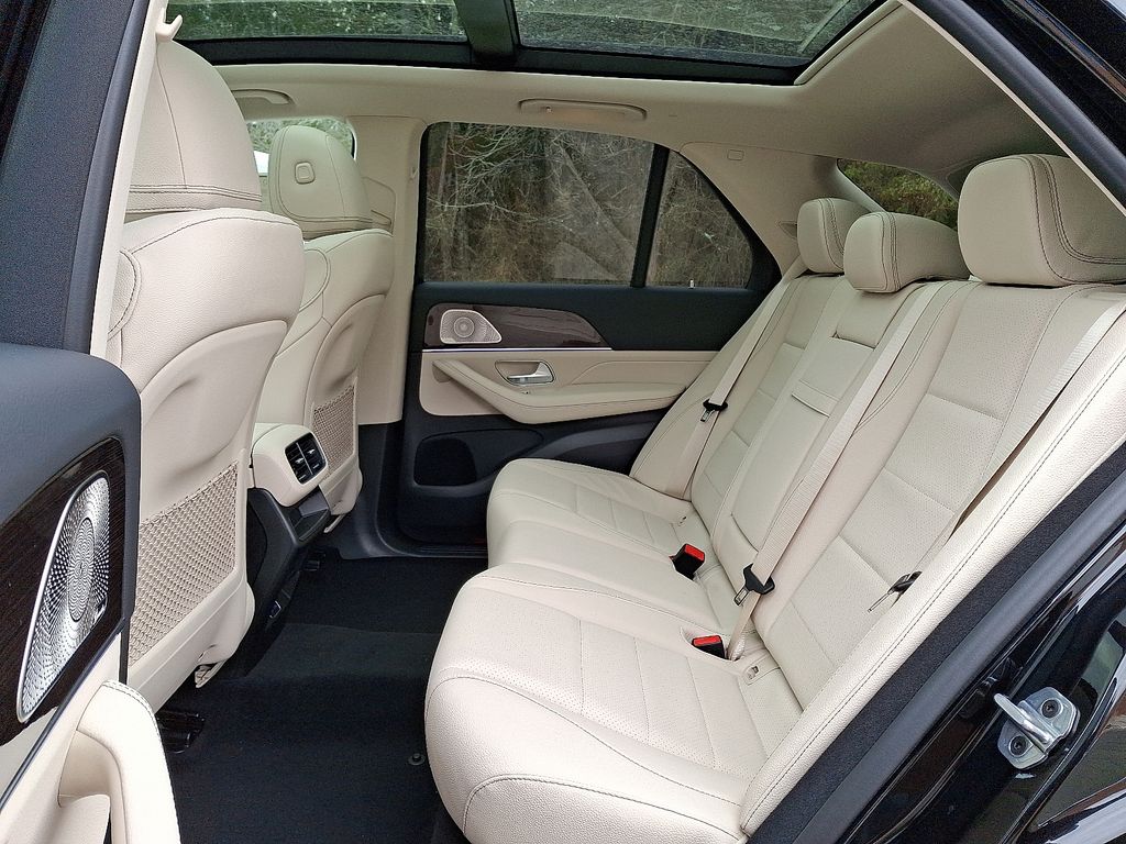 Thumbnail: 2026 Mercedes-Benz GLE - 6