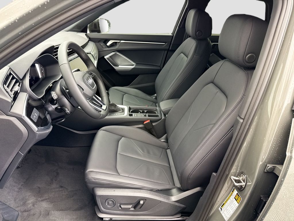 Thumbnail: 2025 Audi Q3 - 17