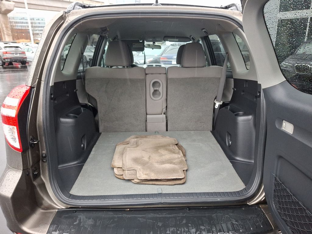 2012 Toyota RAV4 Base 26