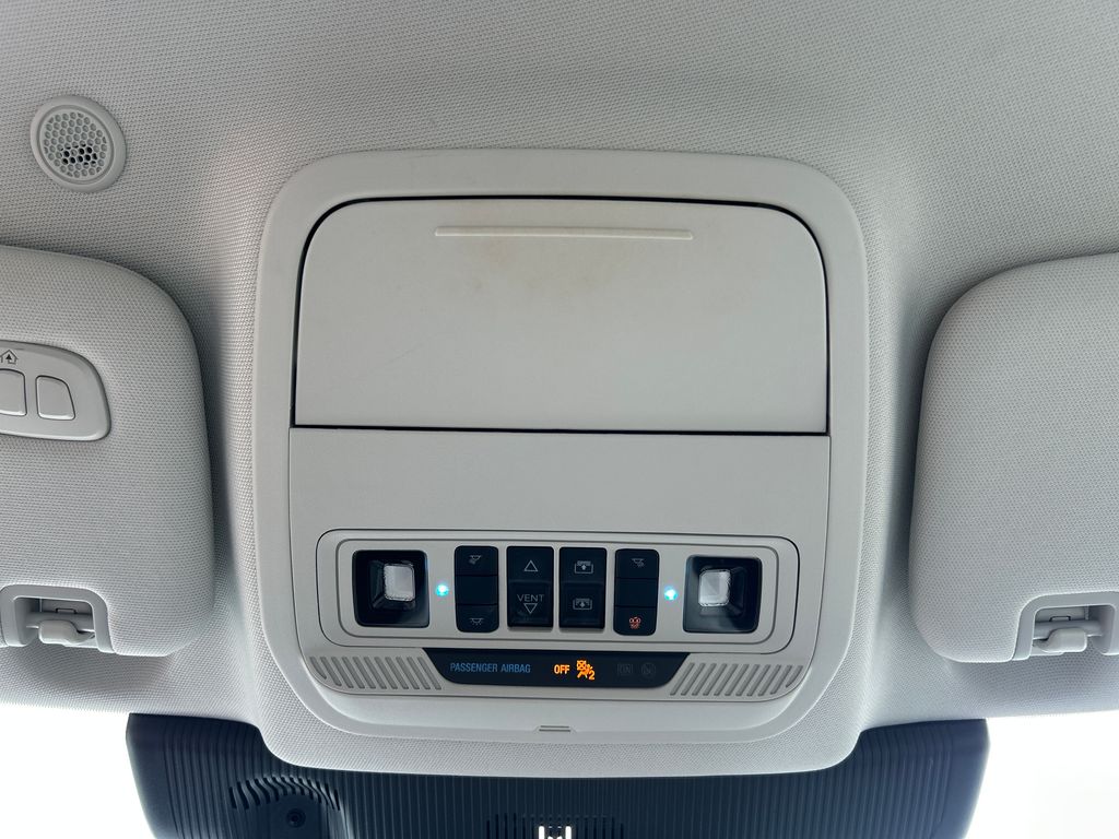 2025 White Metallic Ford Explorer Platinum 4X4 SUV