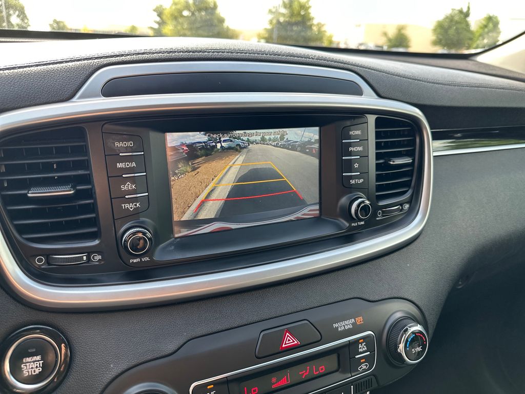 Used 2020 Silver Kia S image 27