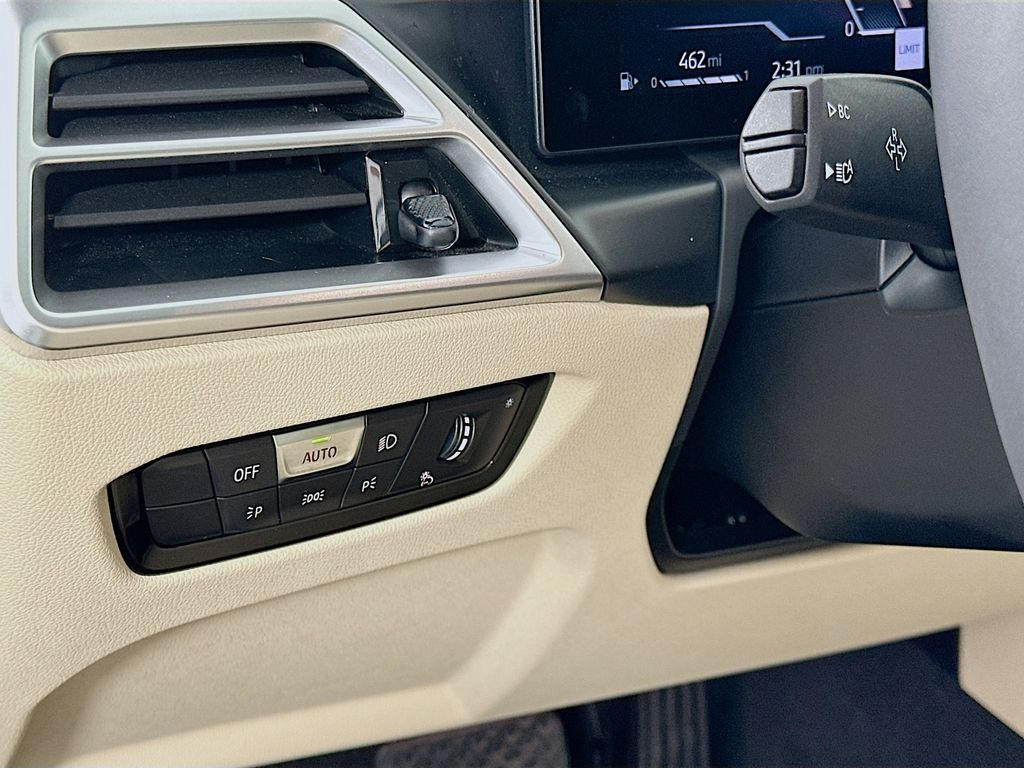 Thumbnail: 2025 BMW 3 Series - 10