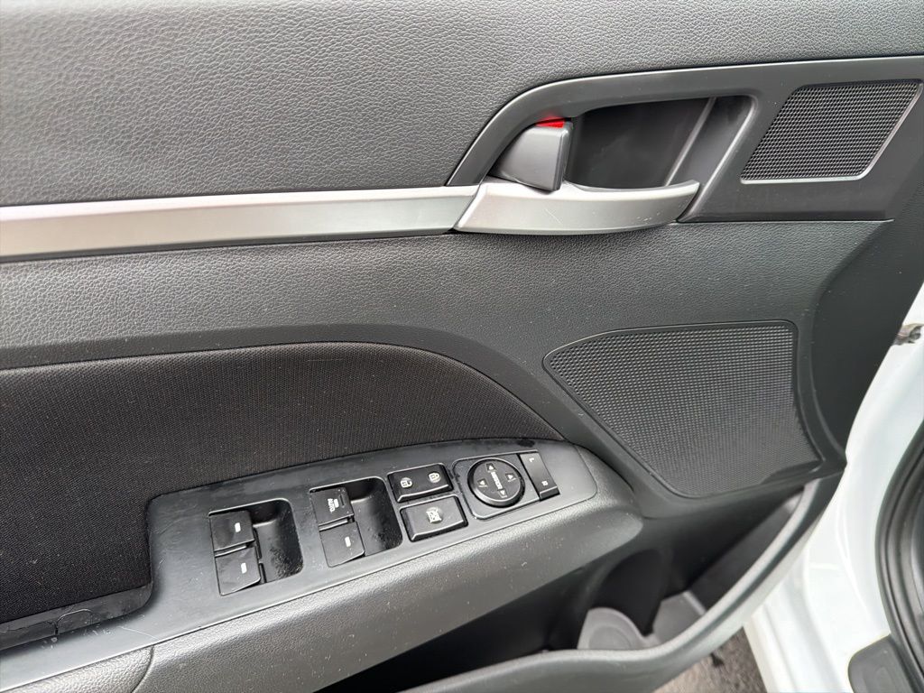 Thumbnail: 2019 Hyundai Elantra - 26