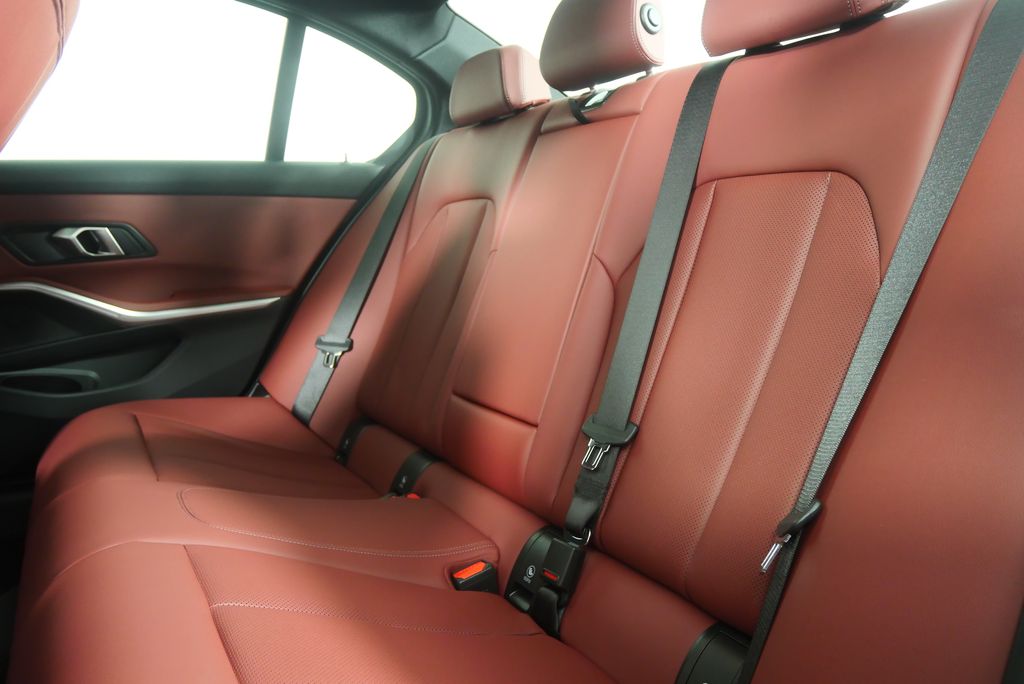 Thumbnail: 2025 BMW 3 Series - 16